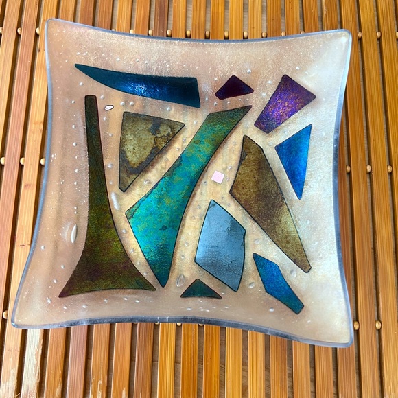 KURT MCVAY SIGNED FUSED GLASS CHIPS IRIDESCENT FROSTED TRINKET Plate - Picture 1 of 8